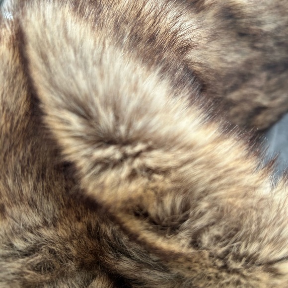 Faux Fur Winter Accessory Slip Over Head on neck Gray Interior to keep warmth in - Picture 10 of 11